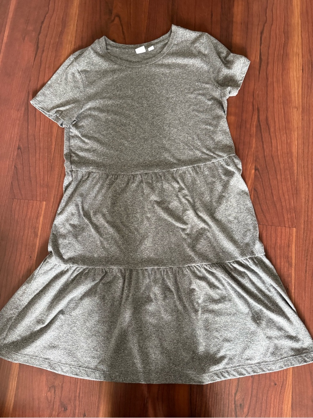 GAP women’s Heather Gray Tiered Short-Sleeve Dress